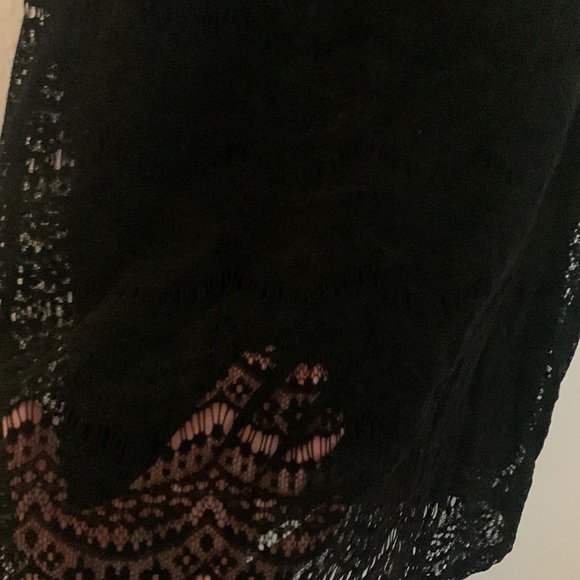 Loft velvet lace top with black lining - Picture 4 of 6